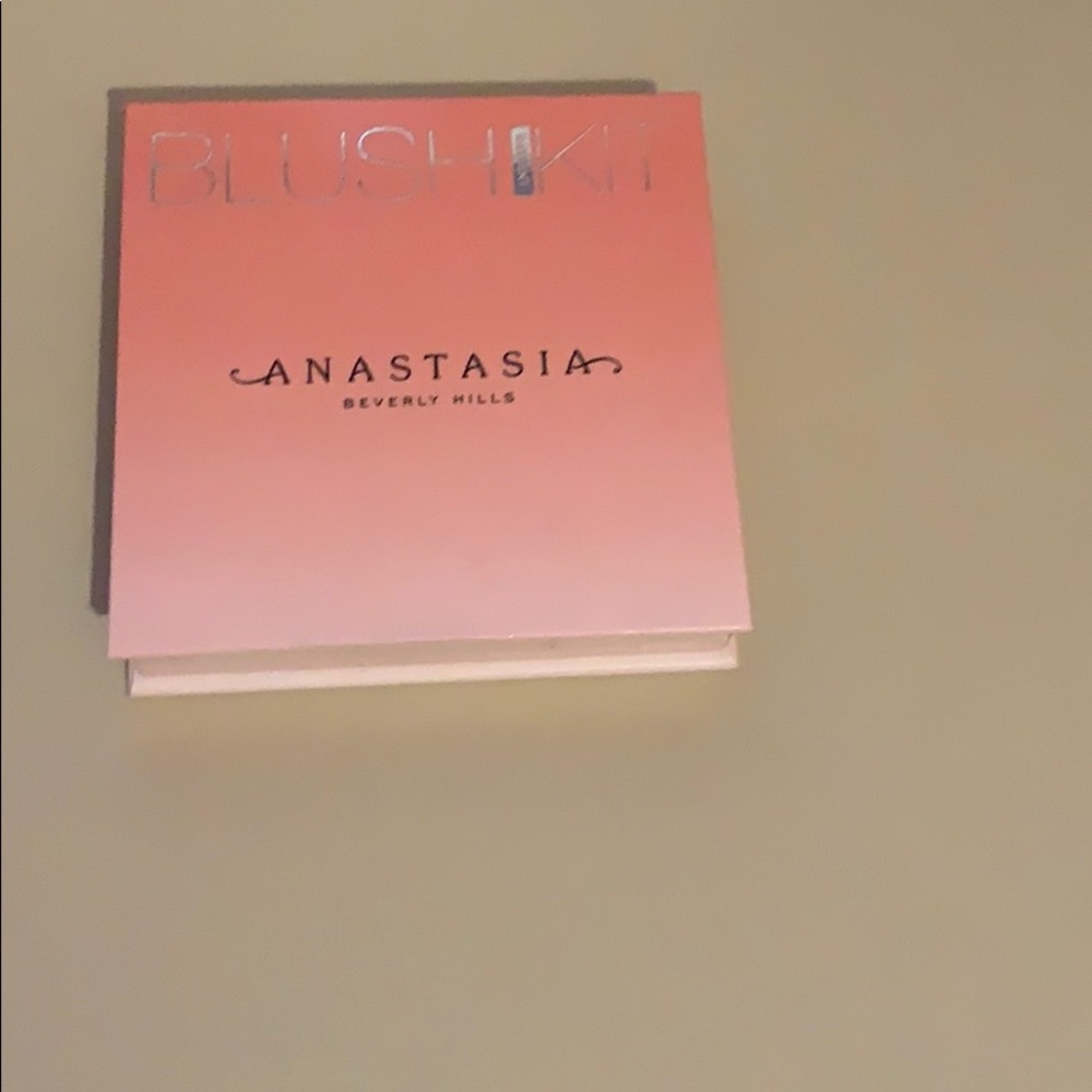 Anastasia Blush Kit in Radiant
